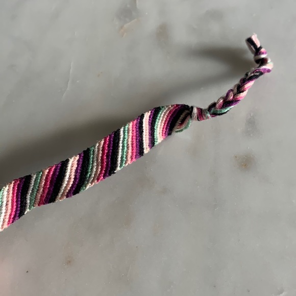 3/$15ππ Friendship bracelet in multicolour striped - Picture 2 of 7